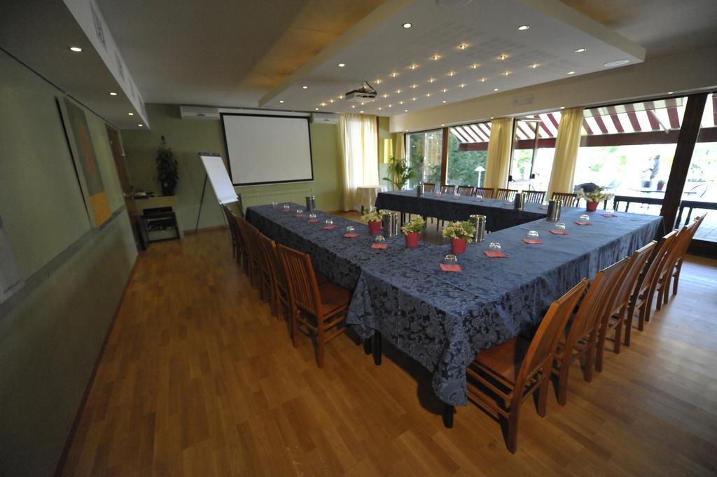 Ca' Del Lupo Hotel Montelupo Albese ภายนอก รูปภาพ