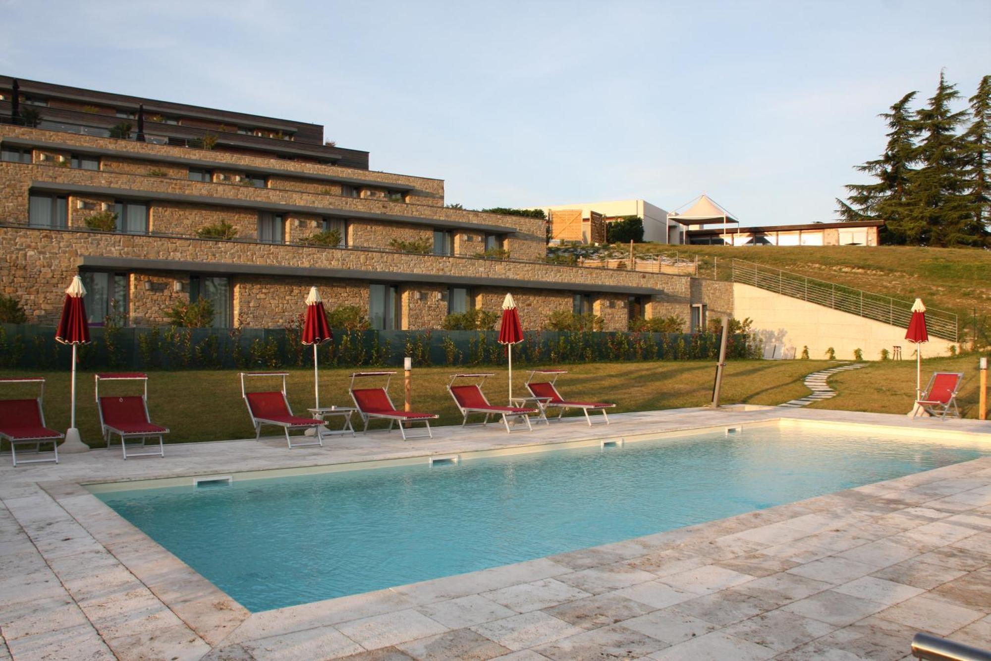 Ca' Del Lupo Hotel Montelupo Albese ภายนอก รูปภาพ