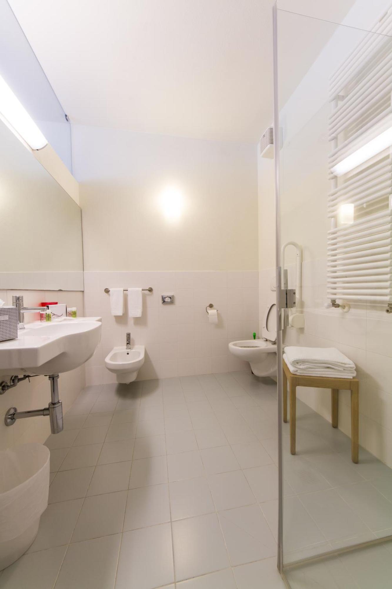Ca' Del Lupo Hotel Montelupo Albese ภายนอก รูปภาพ