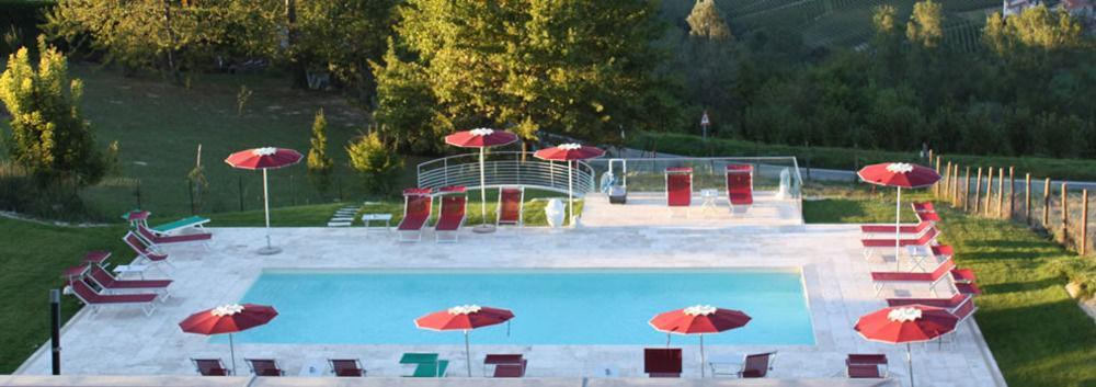 Ca' Del Lupo Hotel Montelupo Albese ภายนอก รูปภาพ