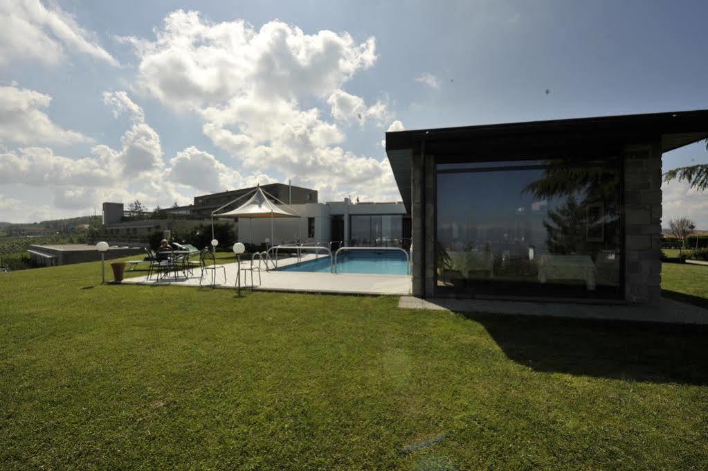 Ca' Del Lupo Hotel Montelupo Albese ภายนอก รูปภาพ